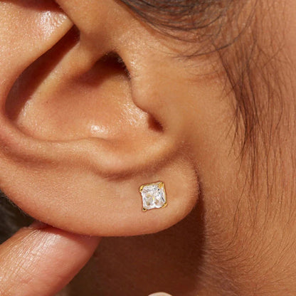[Royal Vicky]March Solitaire Gold Earrings