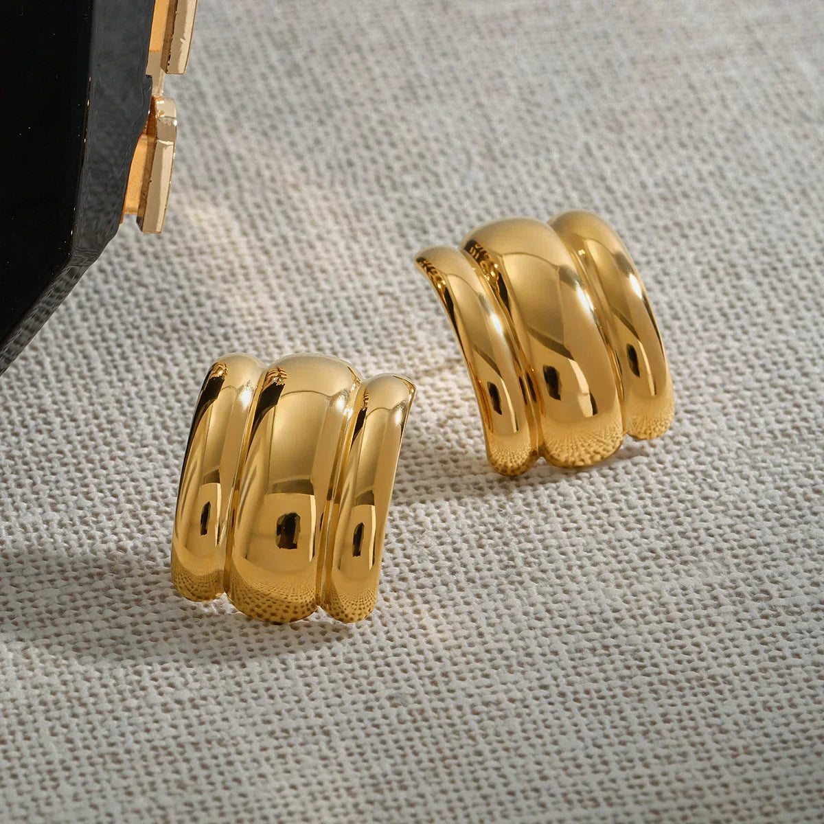 [Royal Vicky]Angela Gold Arch Earrings