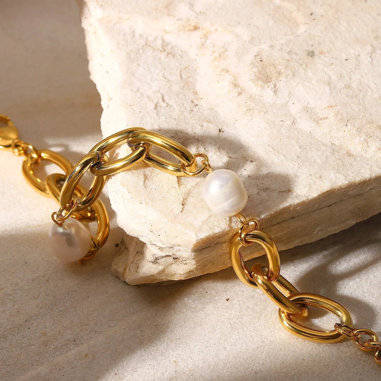 [Royal Vicky]Ysabel Chunky Freshwater Pearl Bracelet