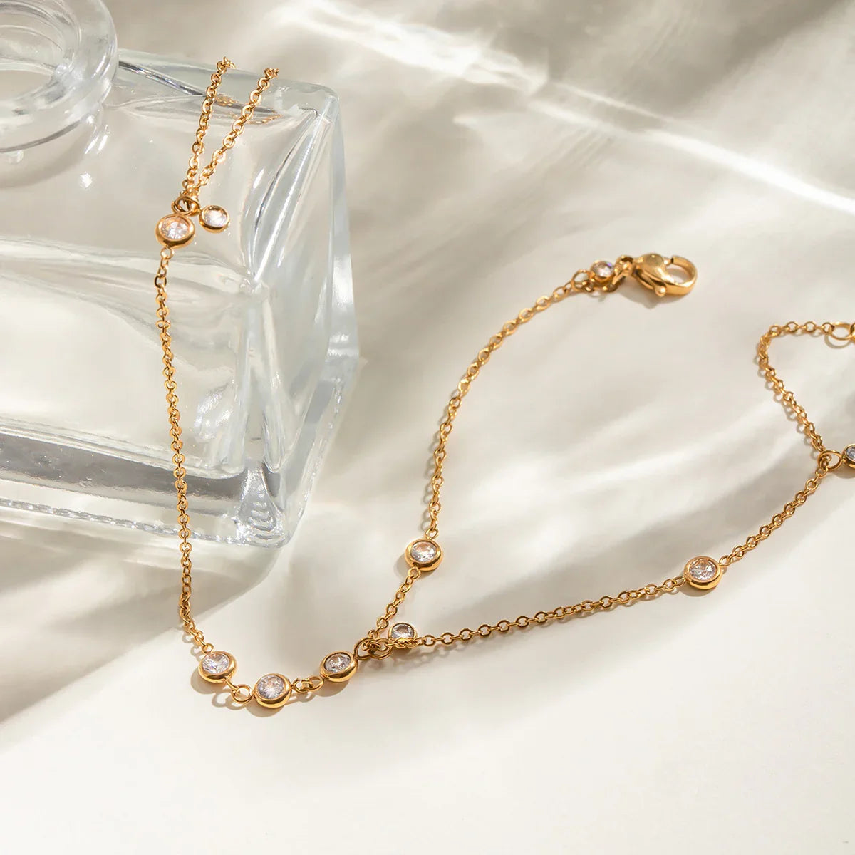 [Royal Vicky]Elina Diamond Hand Chain