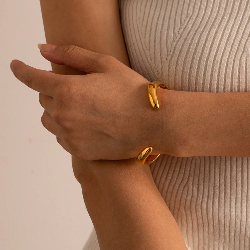 [Royal Vicky]Audrina Contemporary Gold Bangle