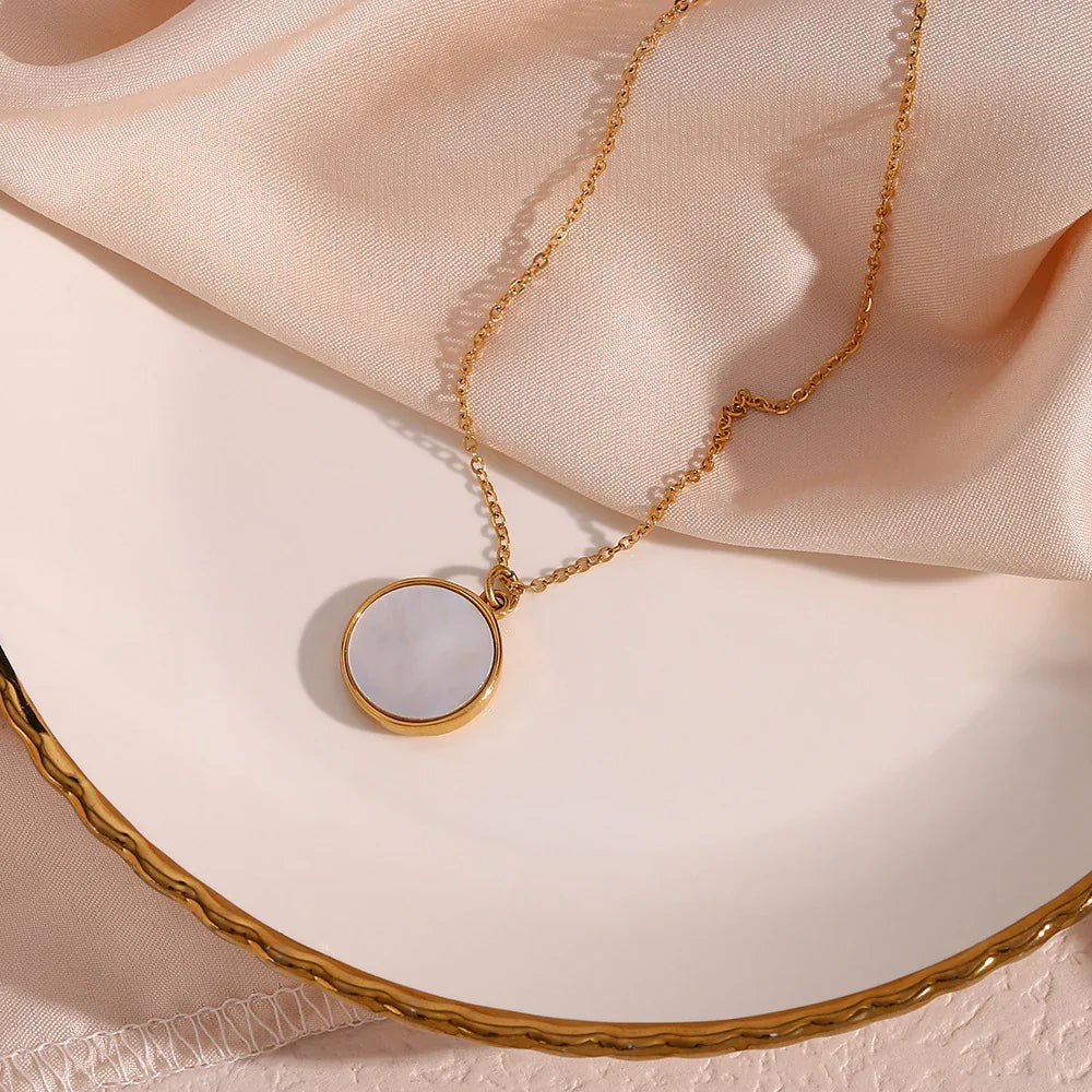 [Royal Vicky]Evangeline Lunar Gold Necklace