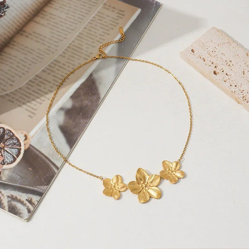 [Royal Vicky]Millie Gold Flower Necklace