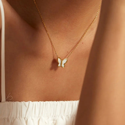 [Royal Vicky]Flutterby Mother of Pearl Necklace