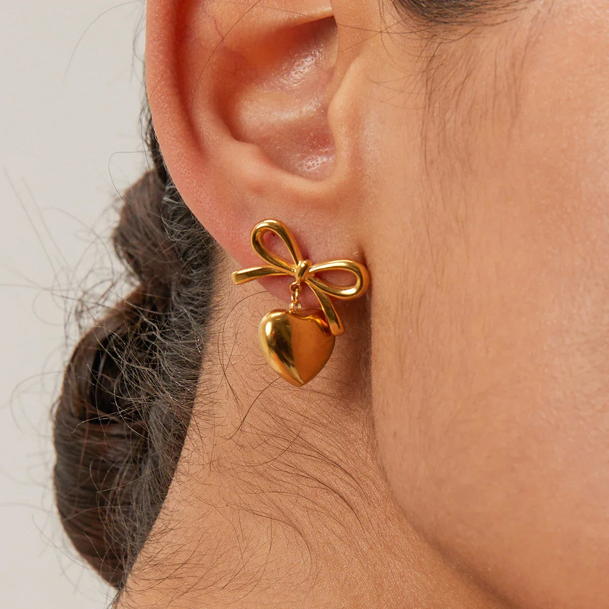 [Royal Vicky]Rowanne French Knot Gold Heart Earrings