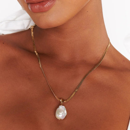 [Royal Vicky]Glorietta Herringbone Pearl Necklace