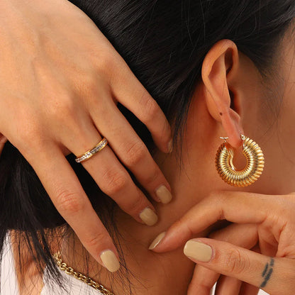 [Royal Vicky]Aubrey Textured Gold Hoops