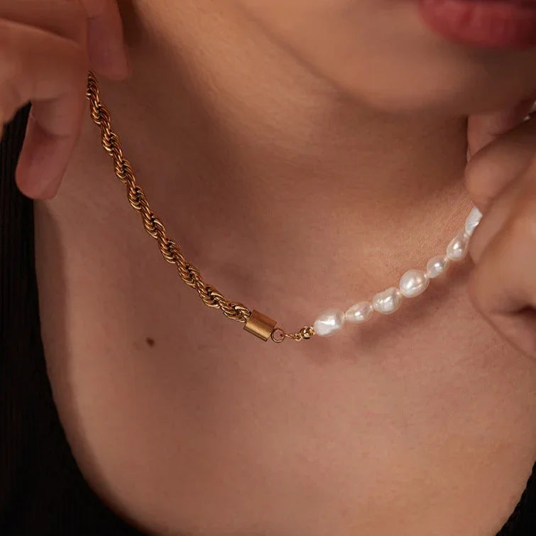 [Royal Vicky]Dualia Gold Pearl Necklace