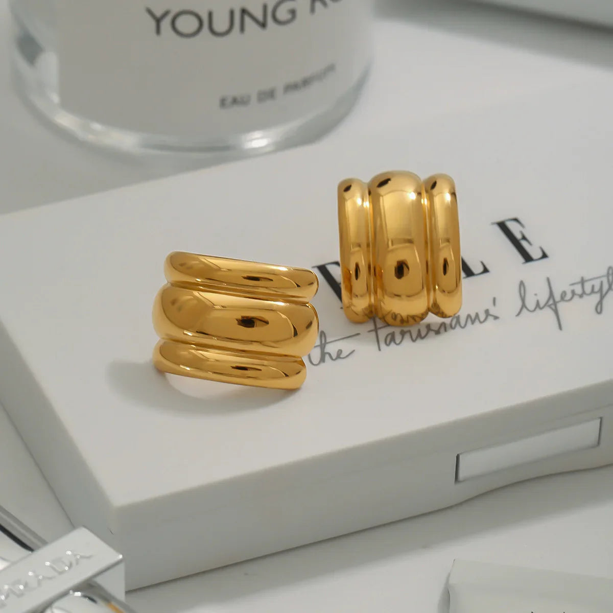 [Royal Vicky]Angela Gold Arch Earrings