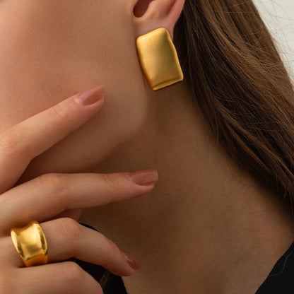 [Royal Vicky]Olive Gold Earrings