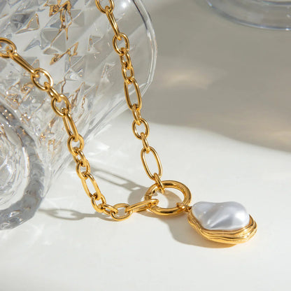 [Royal Vicky]Shelby Mother Of Pearl Pendant