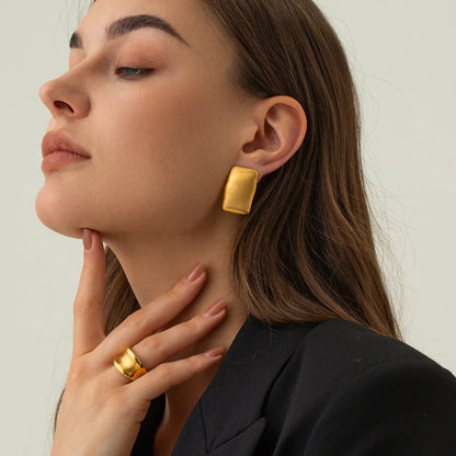 [Royal Vicky]Olive Gold Earrings