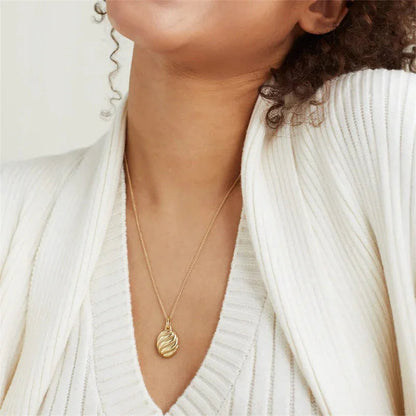[Royal Vicky]Linda Gold Croissant Necklace