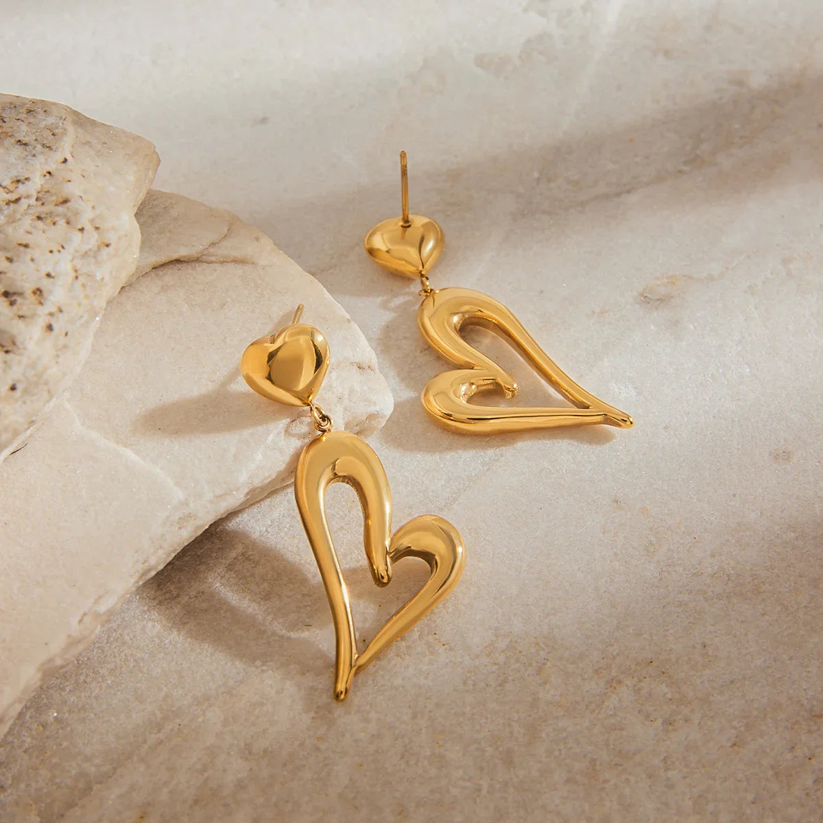 [Royal Vicky]Venus Gold Heart Earrings