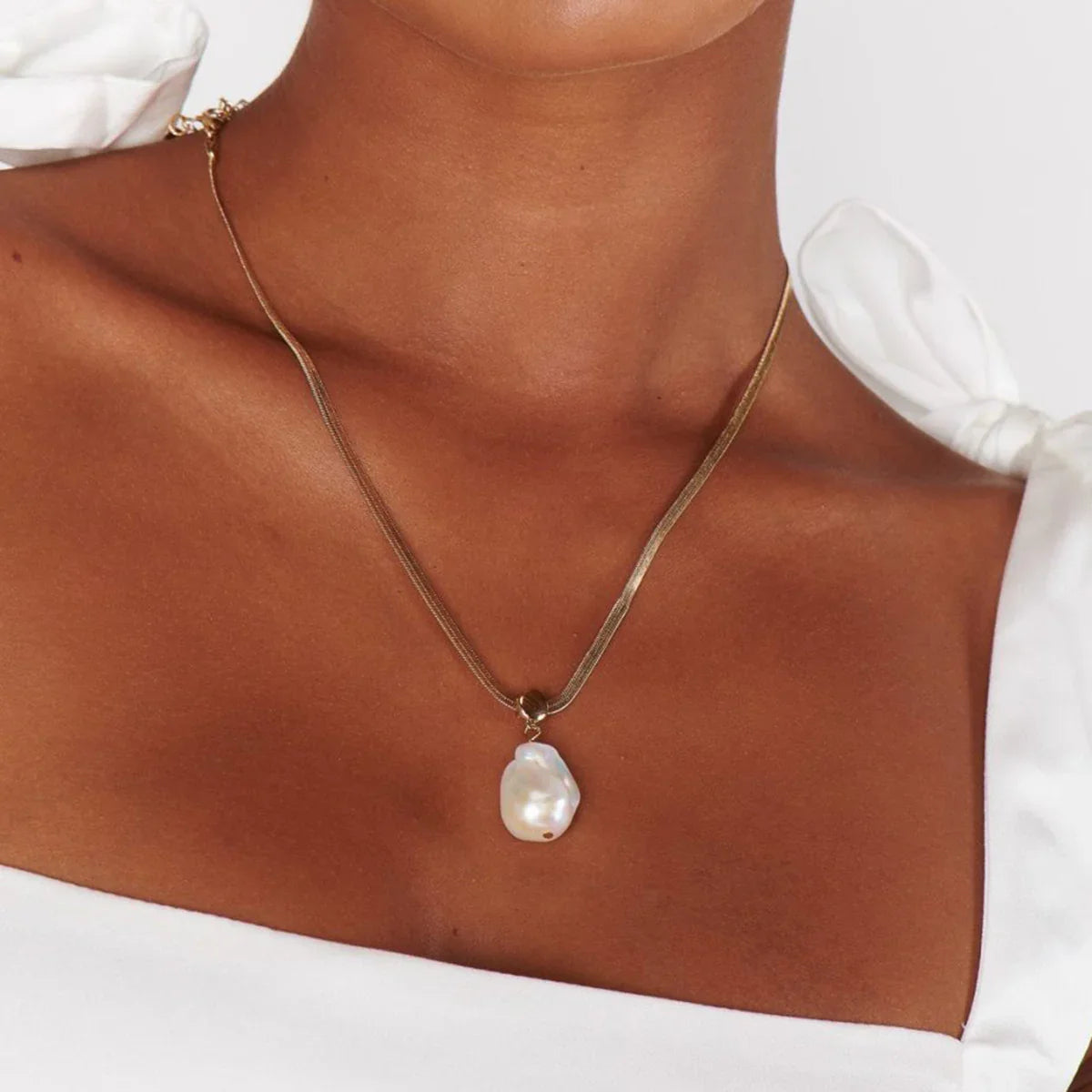 [Royal Vicky]Glorietta Herringbone Pearl Necklace