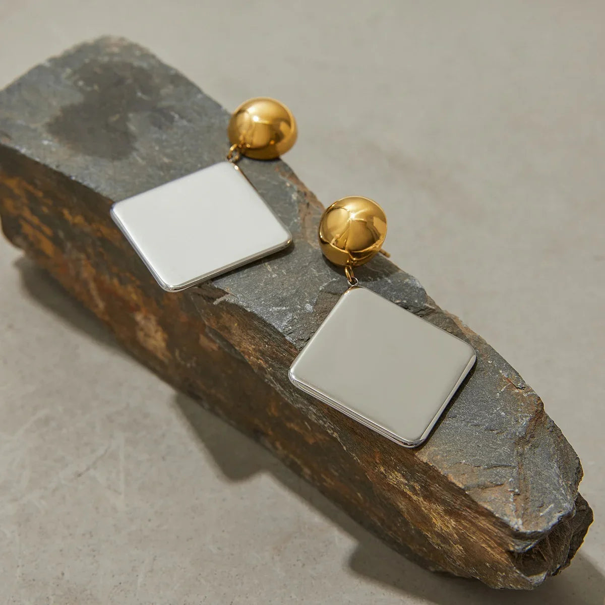 [Royal Vicky]Kelly Geometric Drop Earrings
