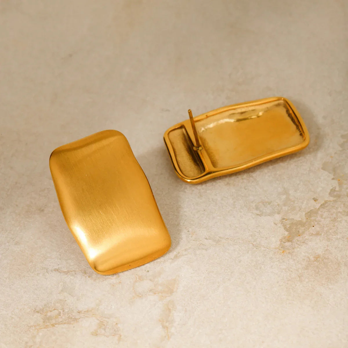 [Royal Vicky]Olive Gold Earrings