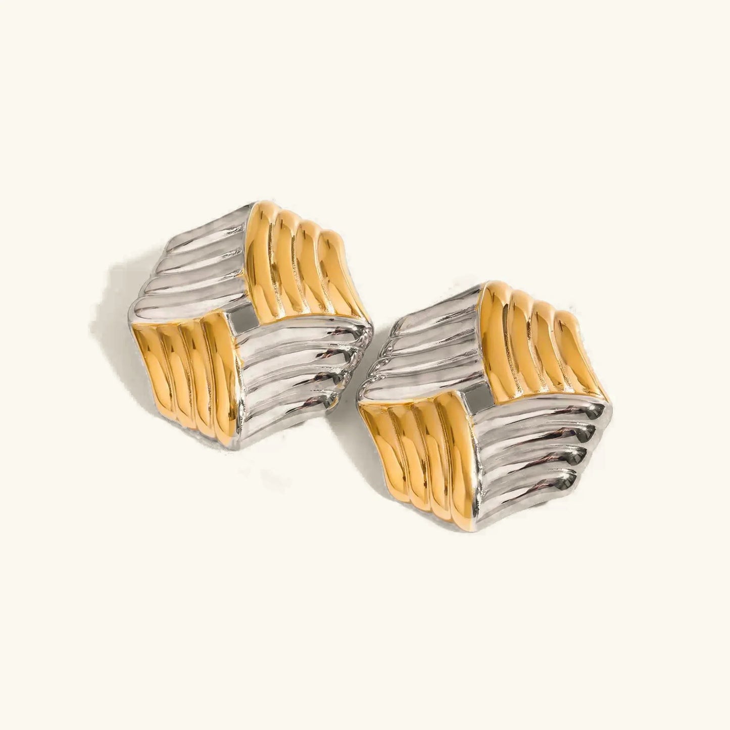 [Royal Vicky]Vanessa Criss Cut Gold Earrings