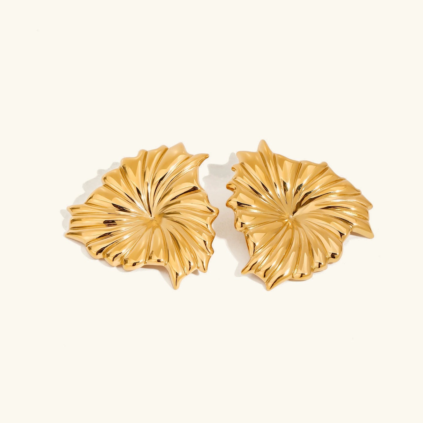 [Royal Vicky]Rafaela Sculpted Petal Gold Earrings