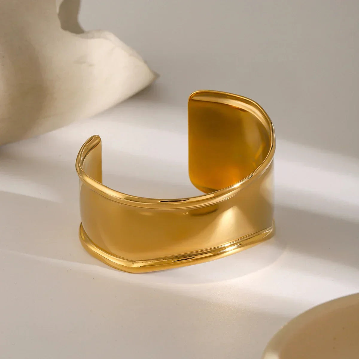[Royal Vicky]Nellie Smooth Gold Cuff