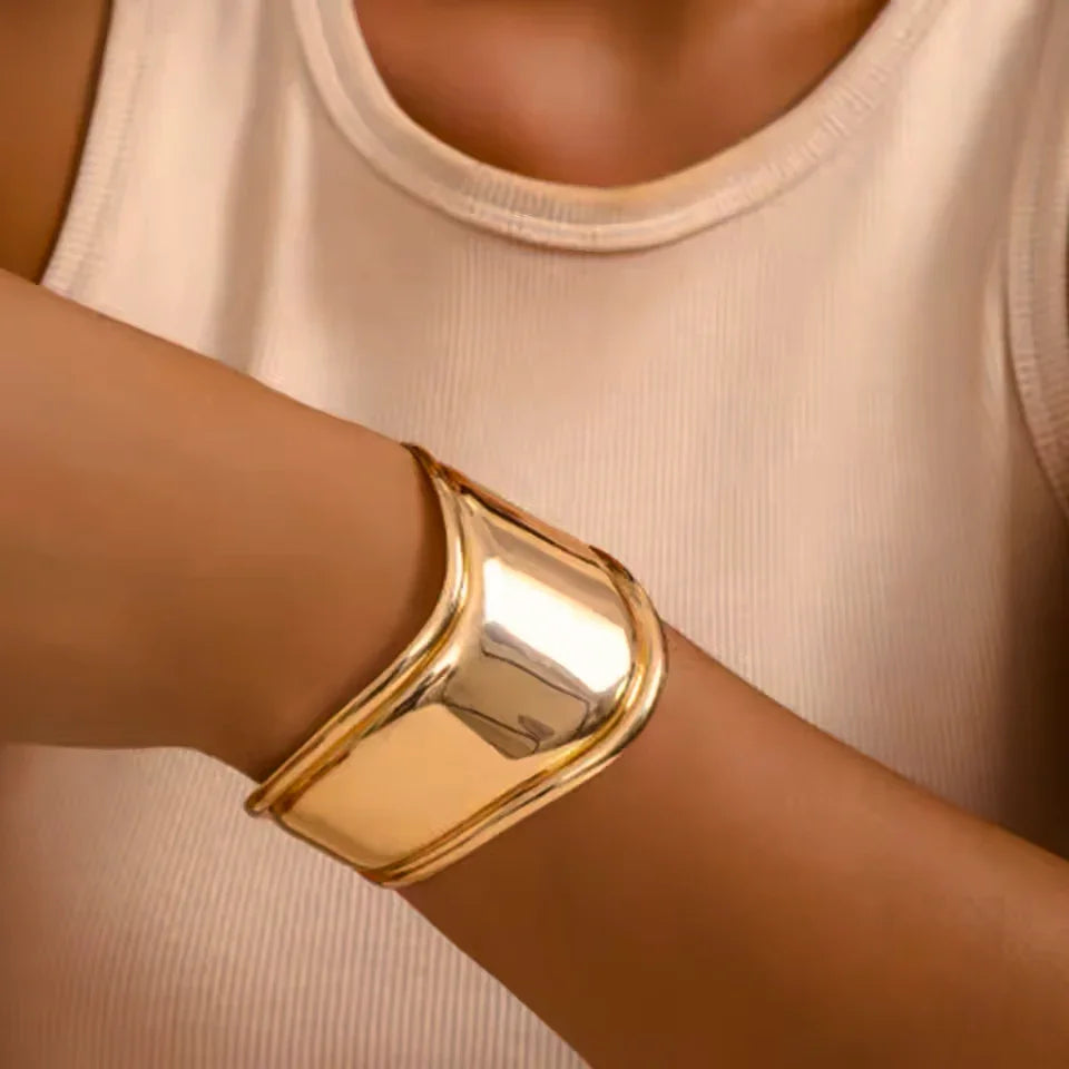 [Royal Vicky]Izza Smooth Gold Cuff
