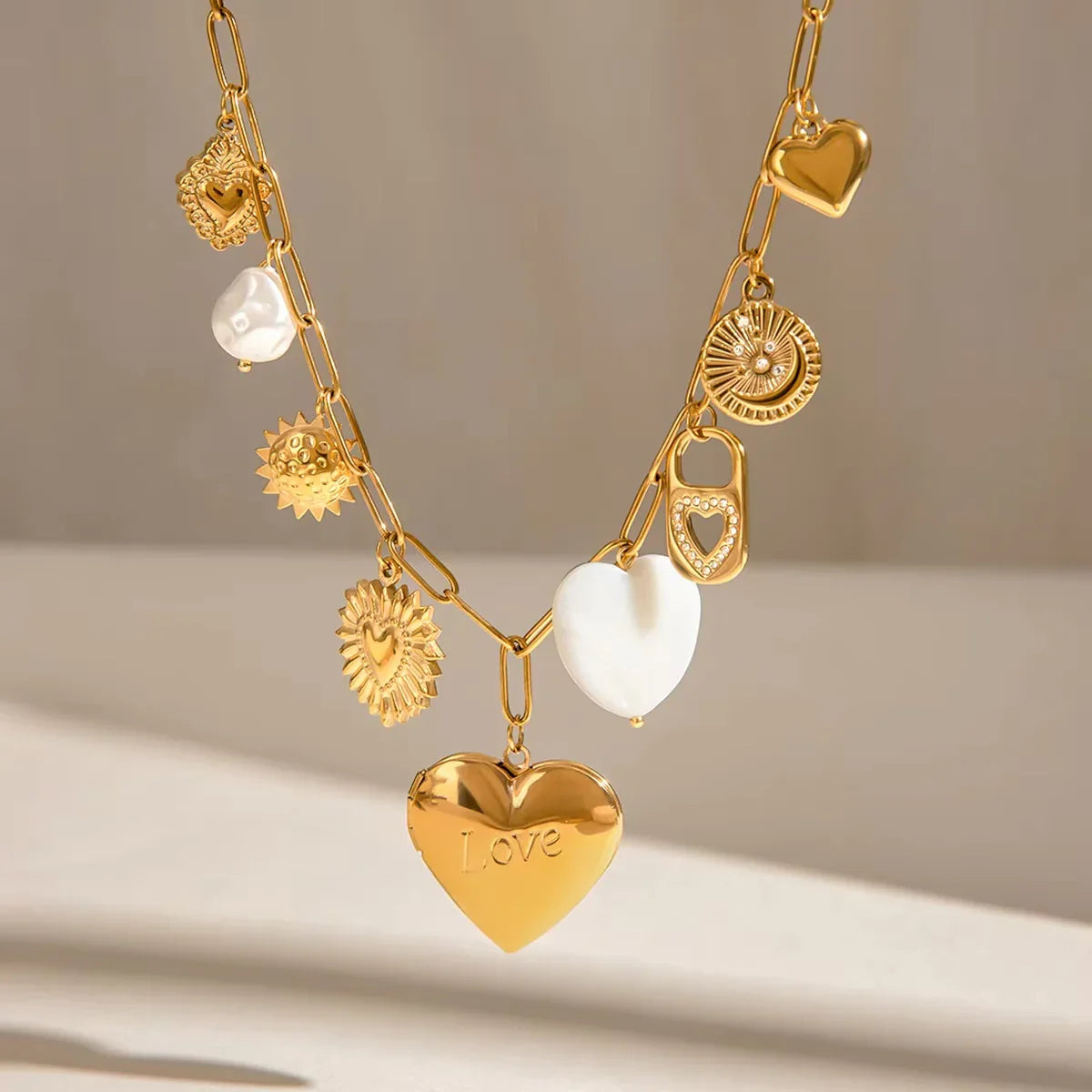 [Royal Vicky]Lianne Gold Heart Locket