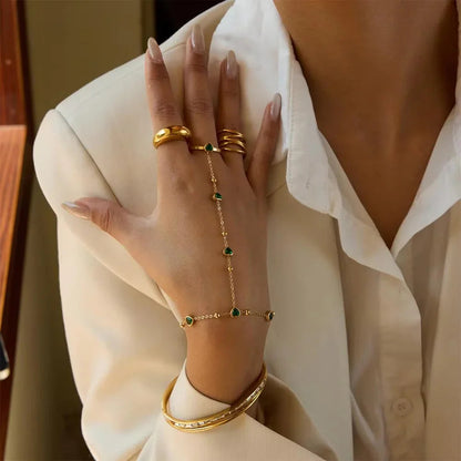 [Royal Vicky]Gladys Emerald Heart Hand Chain