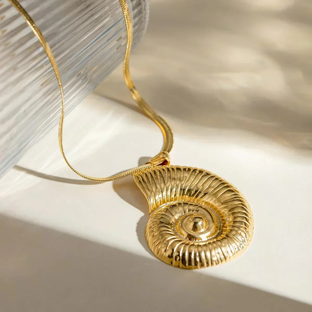 [Royal Vicky]Cascadia Nautilus Gold Necklace
