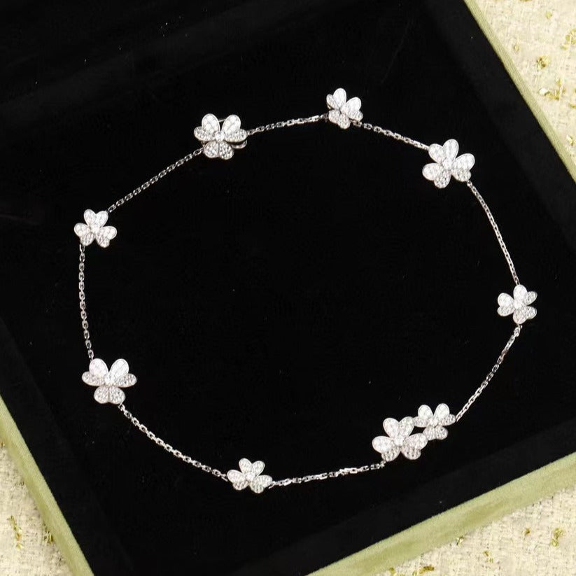 [Vicky]FRIVOLE SILVER 9 FLOWERS NECKLACE