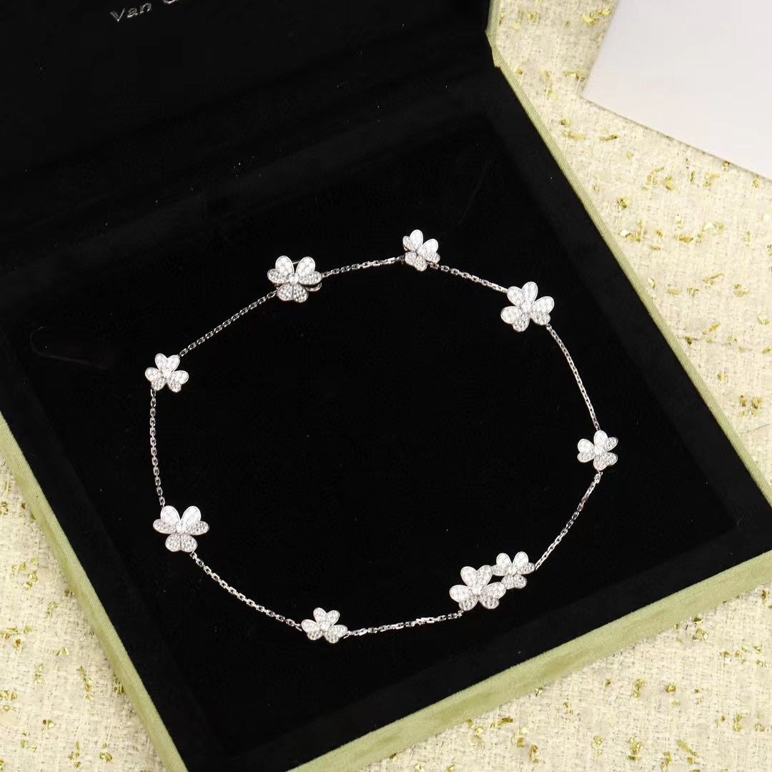 [Vicky]FRIVOLE SILVER 9 FLOWERS NECKLACE