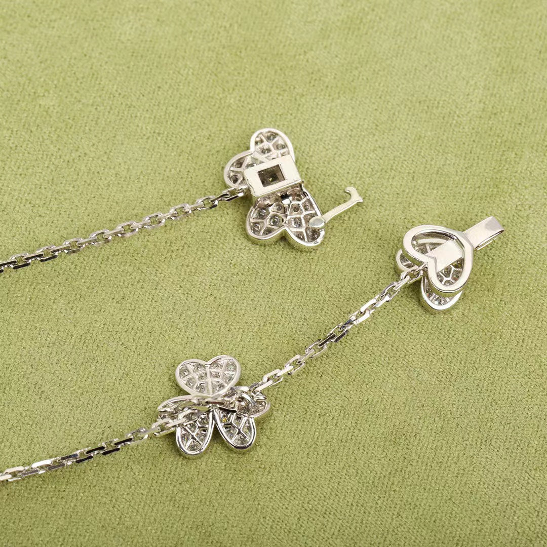[Vicky]FRIVOLE SILVER 9 FLOWERS NECKLACE