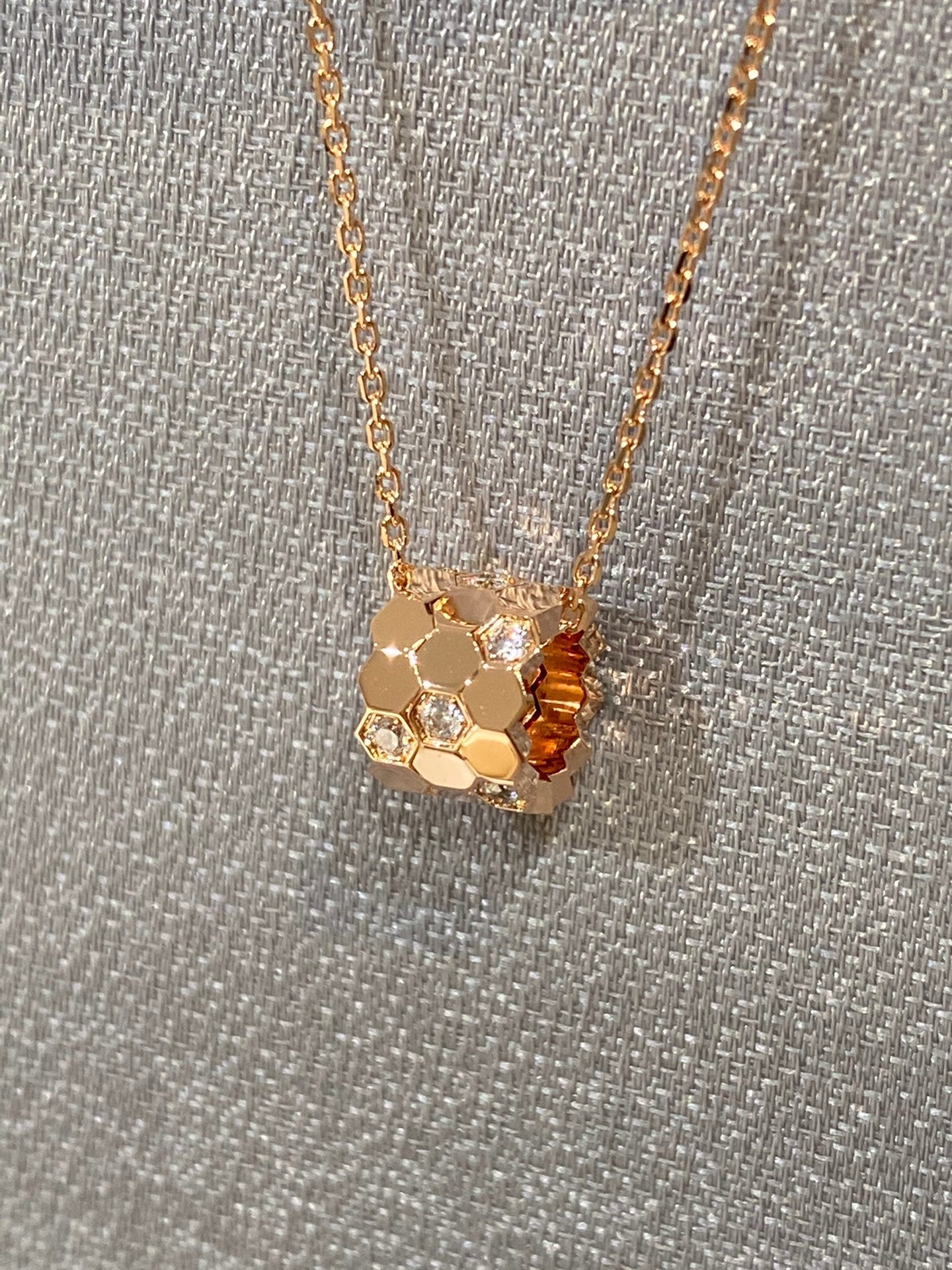[Vicky]BEE LOVE DIAMOND NECKLACE