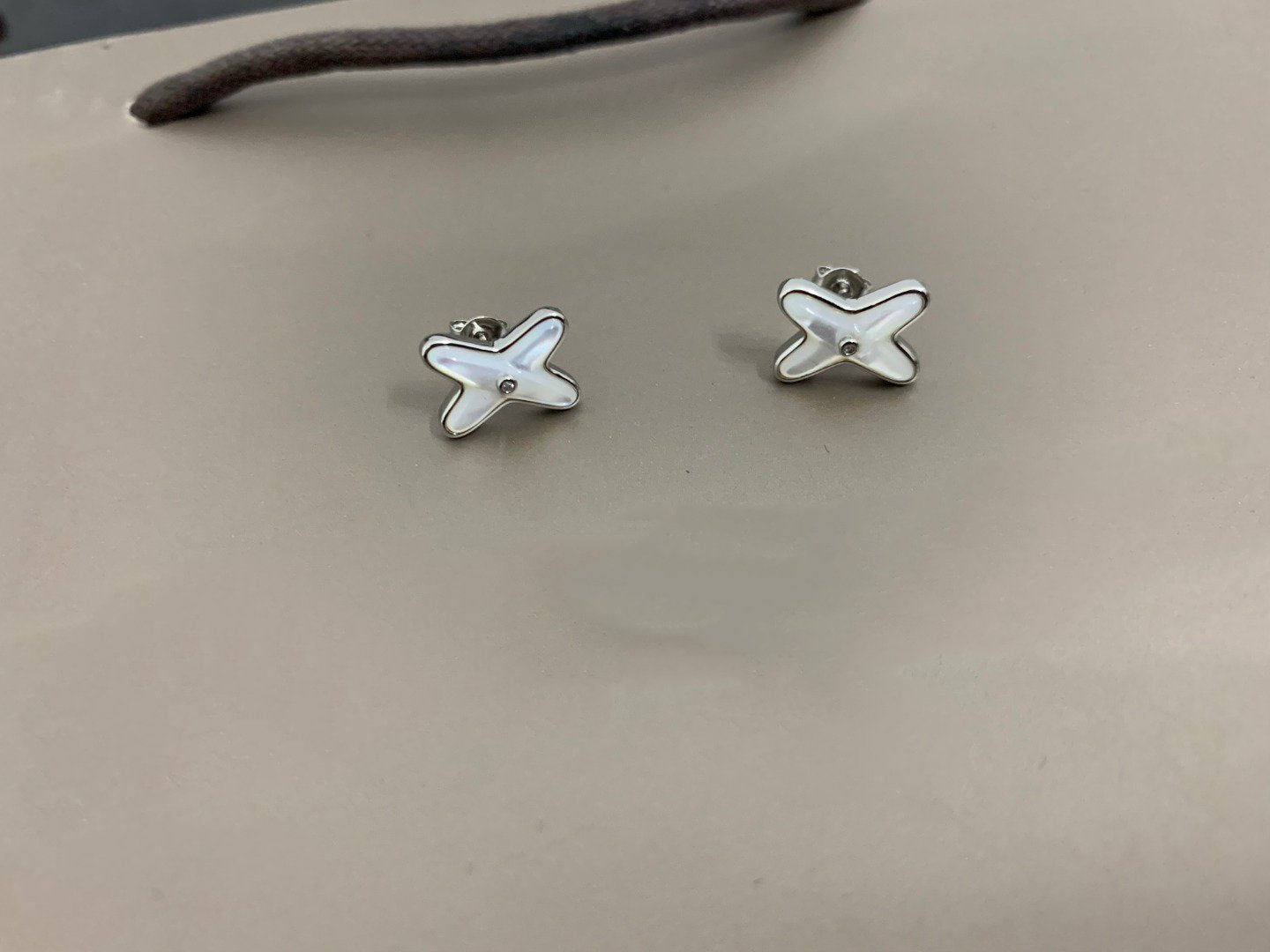 [Vicky]JEUX DE WHITE MOP SILVER DIAMOND EARRINGS