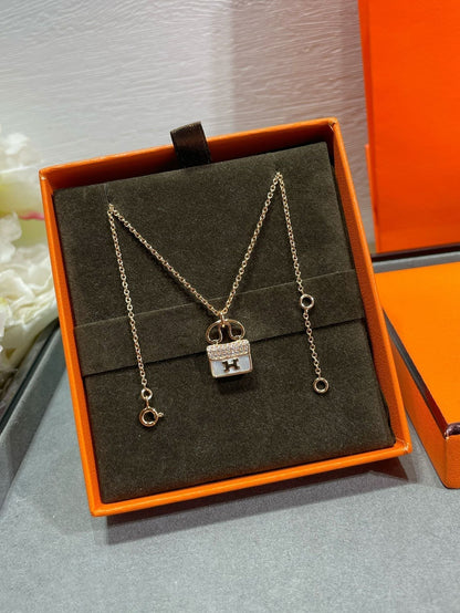 [Vicky]H CIRCE MOISSANITE PENDANT NECKLACE GOLD