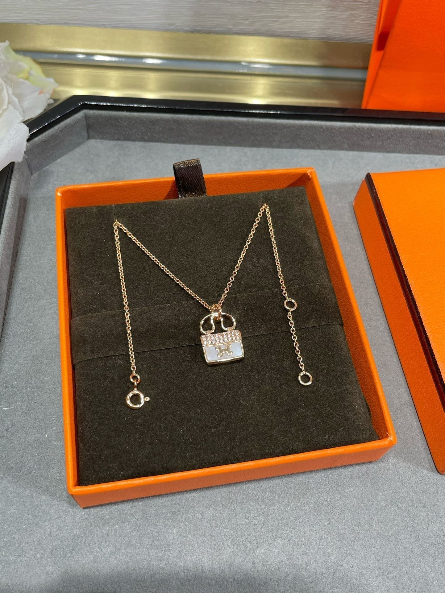 [Vicky]H CIRCE MOISSANITE PENDANT NECKLACE GOLD