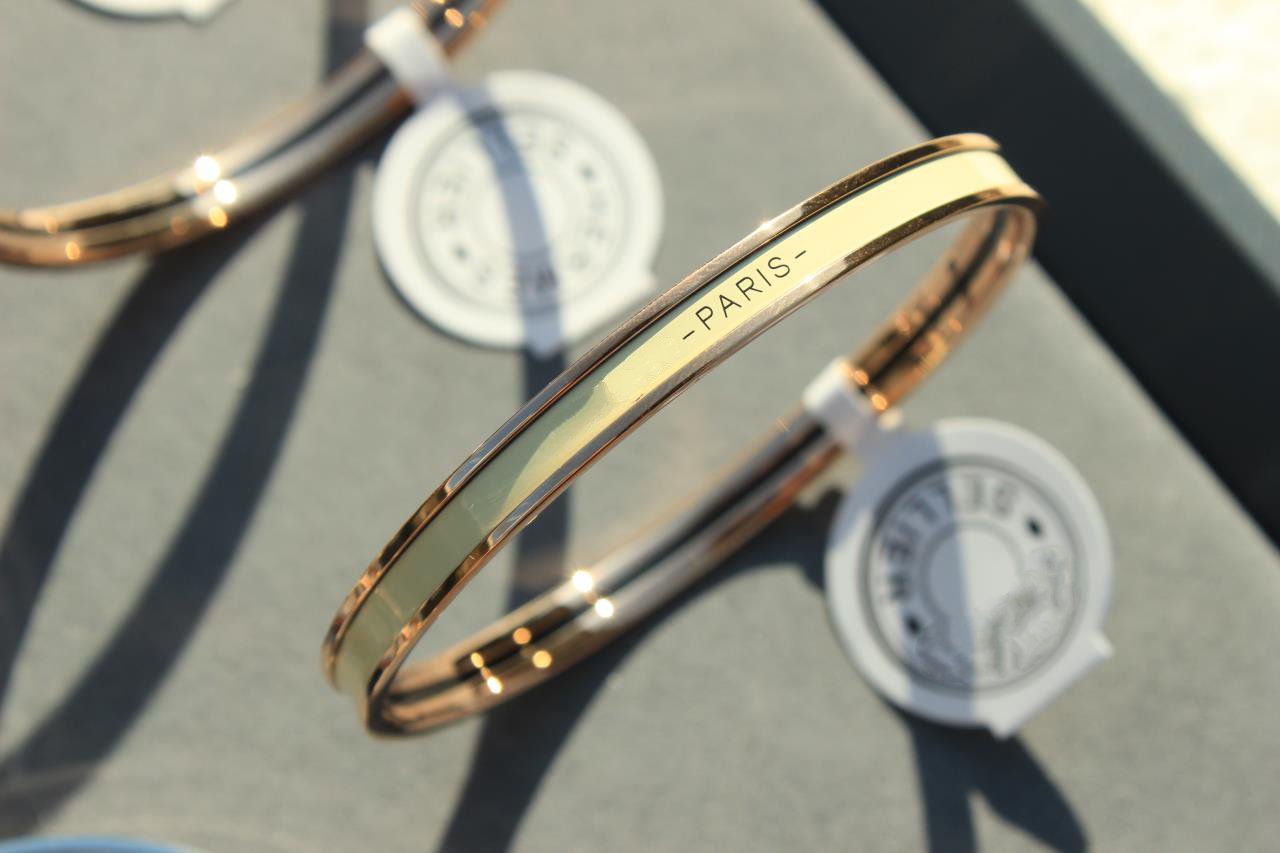 [Vicky]HM UNI BANGLE BAG