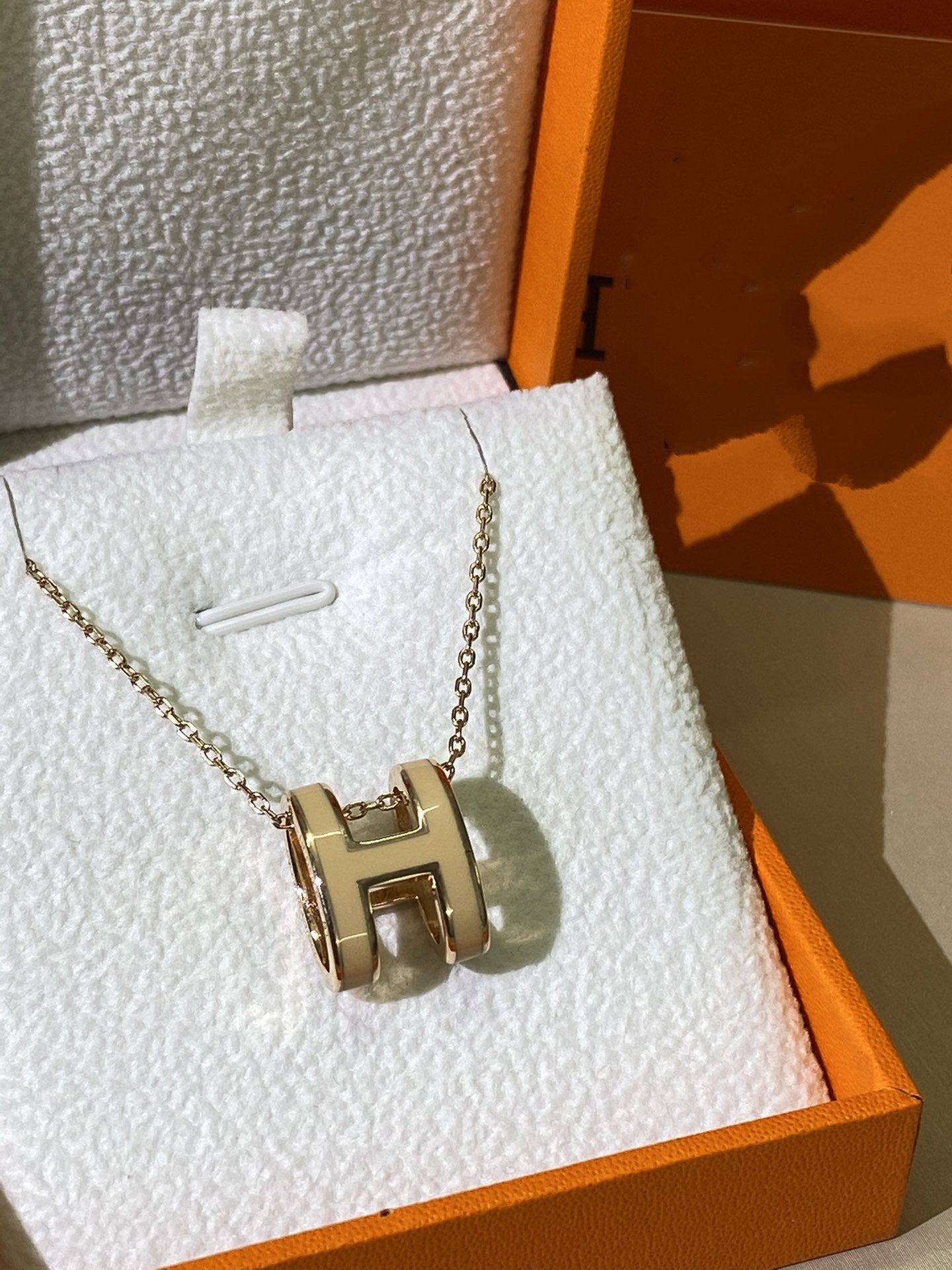 [Vicky]HM CLIC YELLOW ENAMEL GOLD NECKLACE