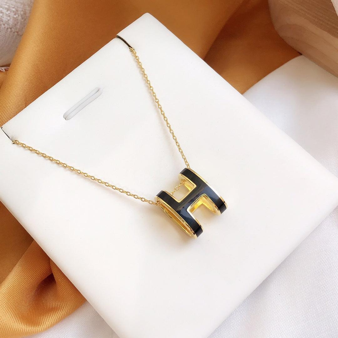 [Vicky]HM CLIC BLACK ENAMEL GOLD NECKLACE