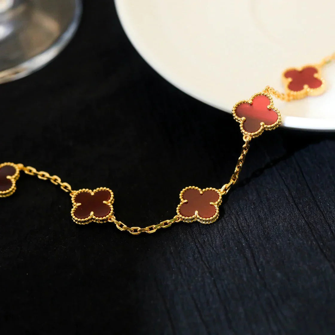 [Vicky] CLOVER 5 MOTIF RED CORNELIAN BRACELET COLLECTION