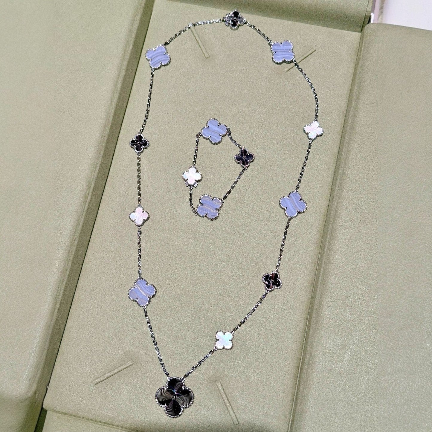 [Vicky]DETACHABLE CLOVER 15(11+4) FLOWER SILVER NECKLACE SET