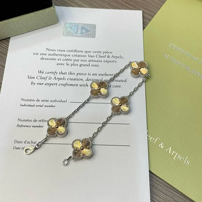 [Vicky] CLOVER 5 MOTIF LASER BRACELET COLLECTION