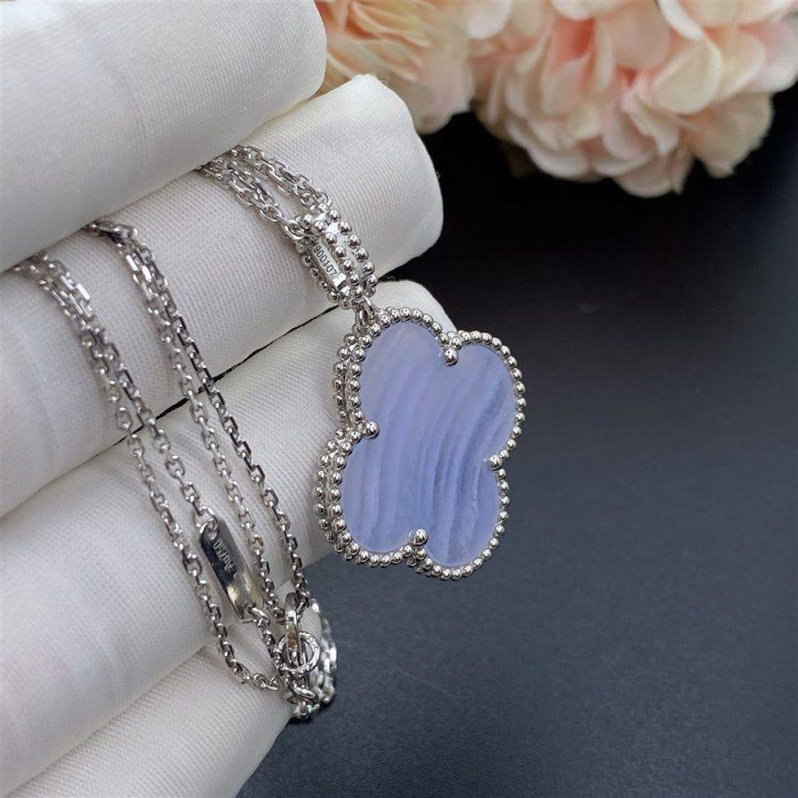 [Vicky]CLOVER SILVER CHALCEDONY BIG CLOVER NECKLACE