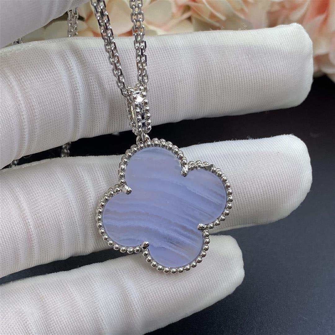 [Vicky]CLOVER SILVER CHALCEDONY BIG CLOVER NECKLACE