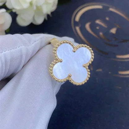[Vicky]CLOVER WHITE MOP RING