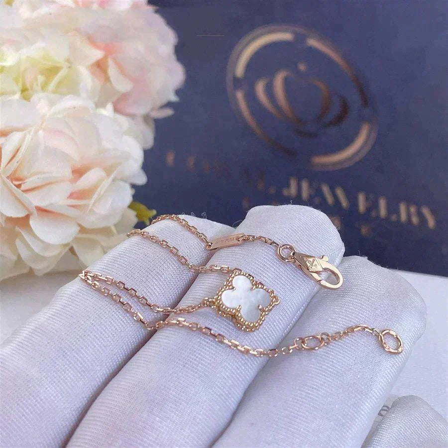 [Vicky]CLOVER WHITE MOP SINGLE FLOWER BRACELET
