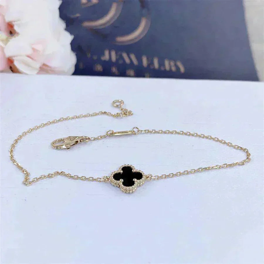 [Vicky]CLOVER ONYX SINGLE FLOWER BRACELET