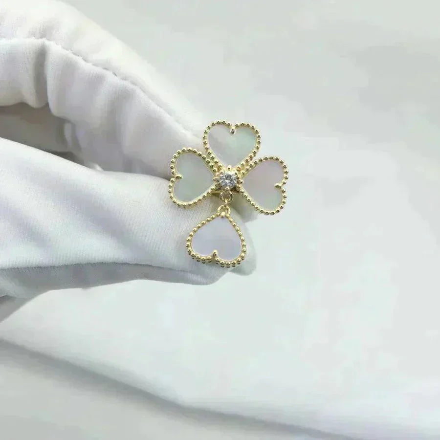 [Vicky]SWEET CLOVER WHITE MOP RING