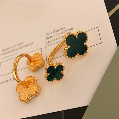 [Vicky]CLOVER BETWEEN THE FINGER RING