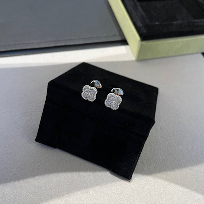 [Vicky]CLOVER MINI DIAMOND STUD EARRINGS